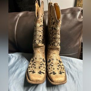 Corral boots